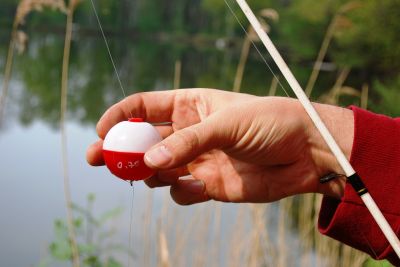 ANGLING - USING FLOATS